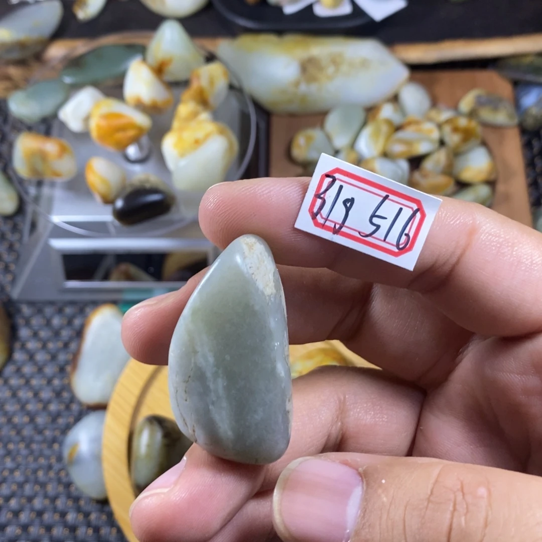 和田玉（糖玉）未镶嵌挂件