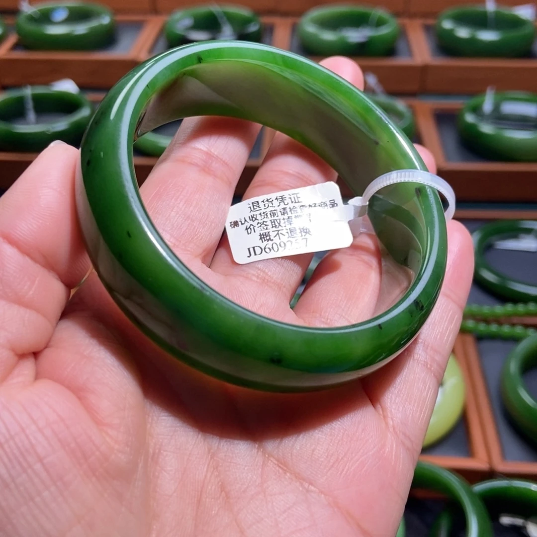 和田玉（碧玉）未镶嵌手镯辣阳绿5758