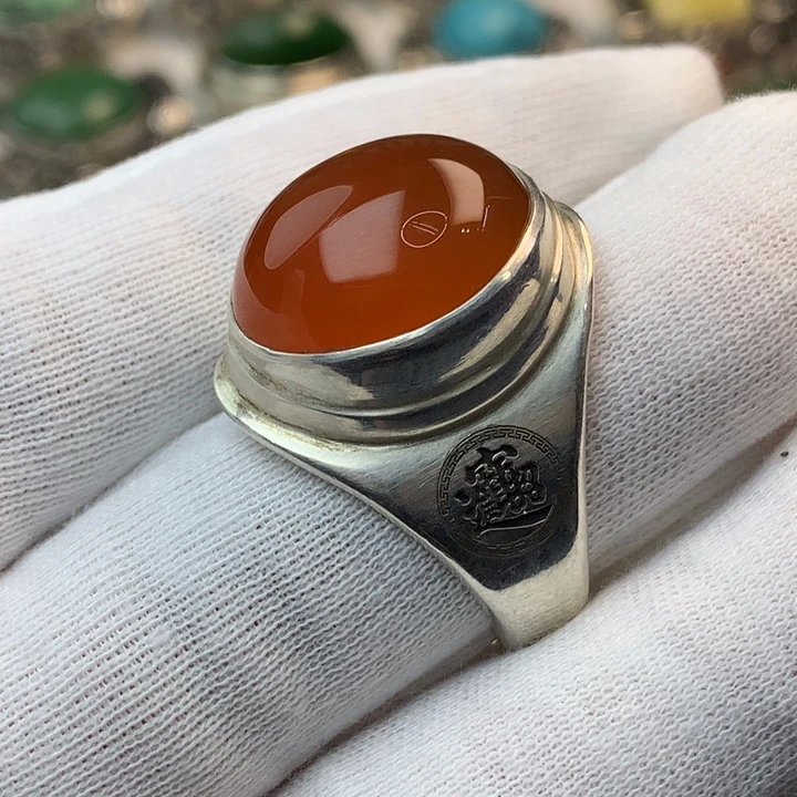 南红玛瑙戒指足银镶嵌