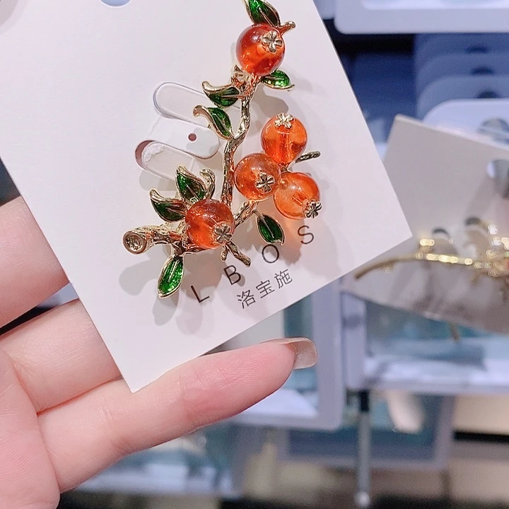 锆石铜合金柿子胸针
