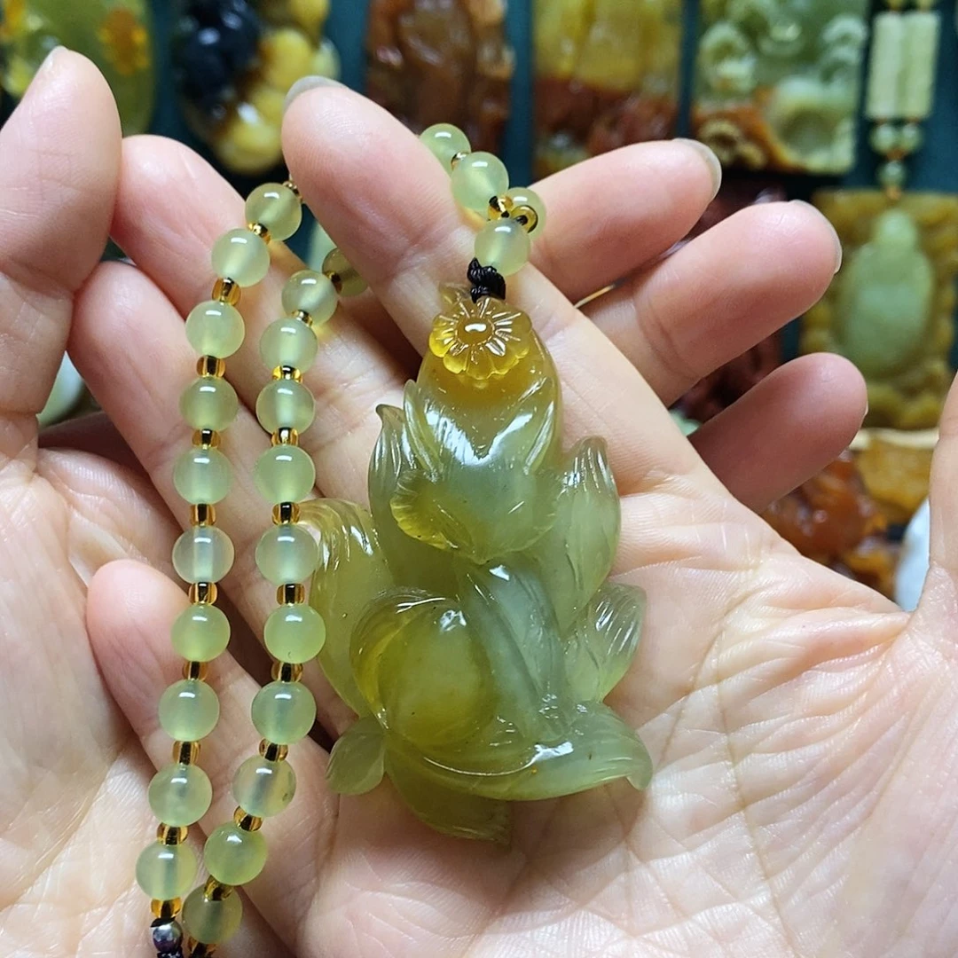 岫玉未镶嵌吊坠(赠链)