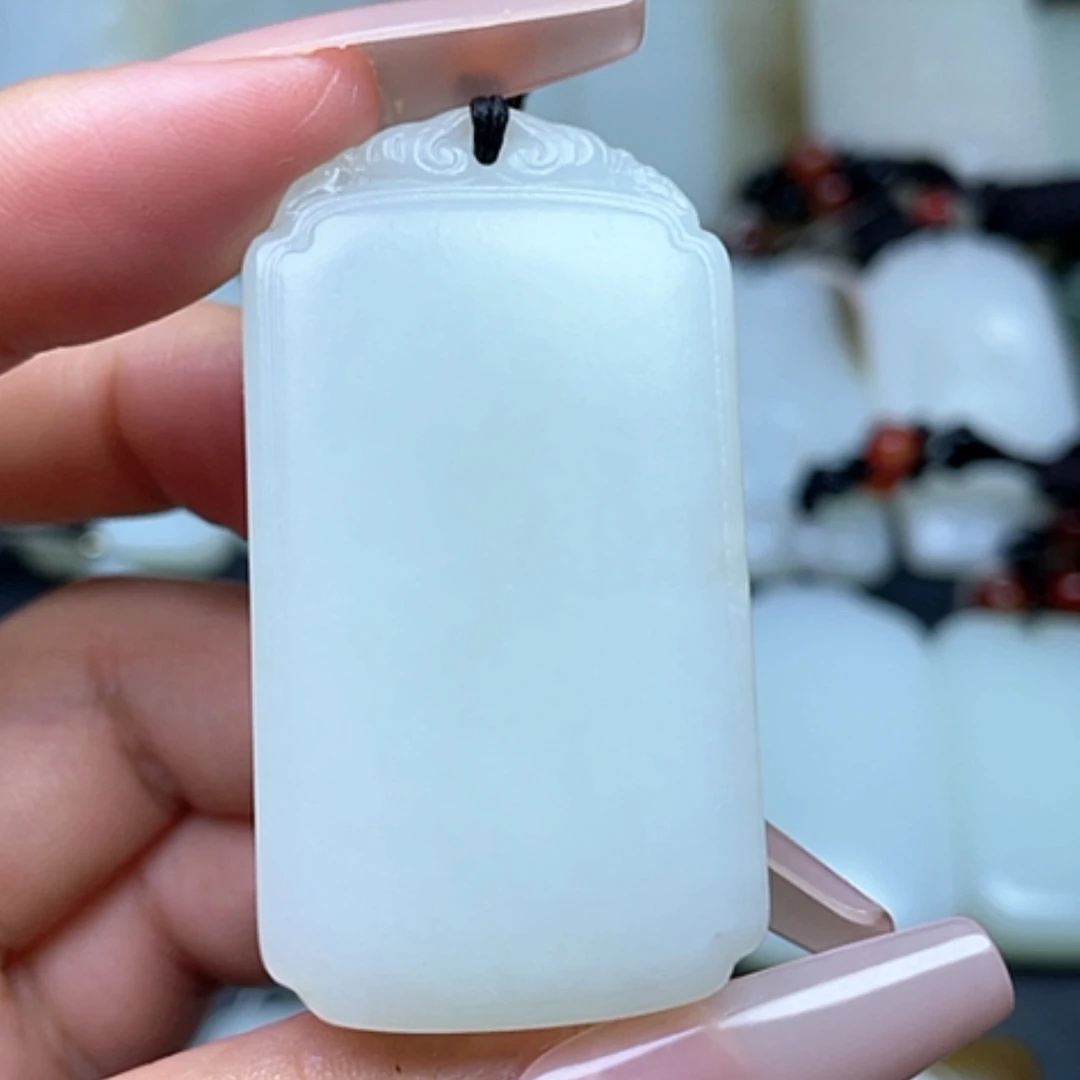 【闪购商品】颈饰未镶嵌和田玉