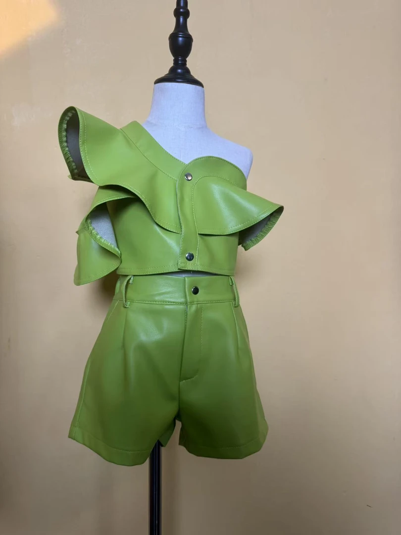 大设计感皮套装潮服多巴胺潮服模特走秀潮服时尚单品