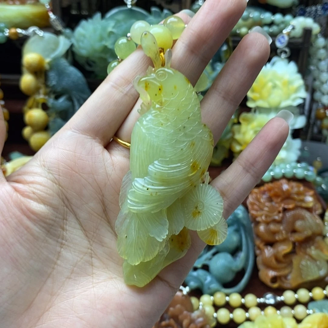 蛇纹石玉颈饰未镶嵌