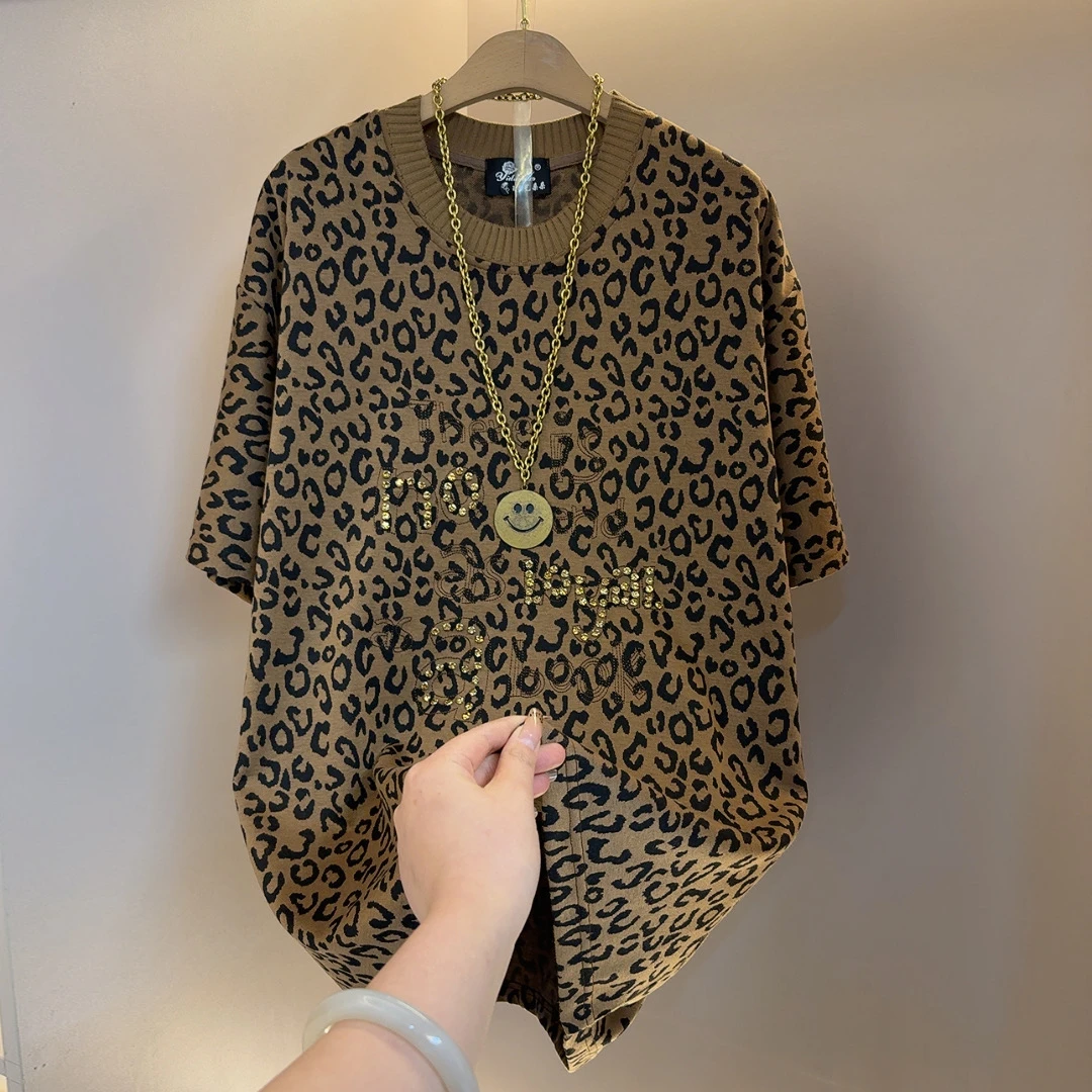 （韩衣）新款钉钻通勤气质豹纹印花满印韩版中长款百搭短袖T恤