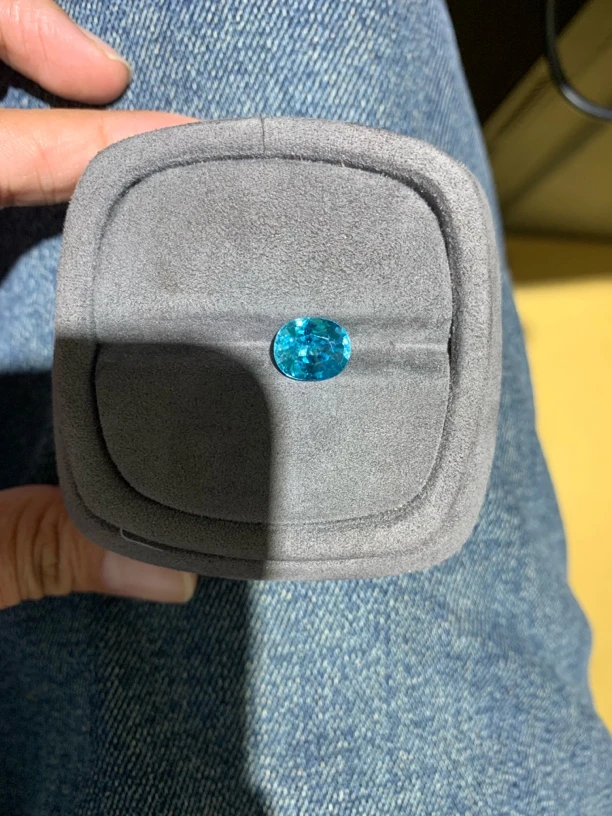 天然锆石 裸石工艺品