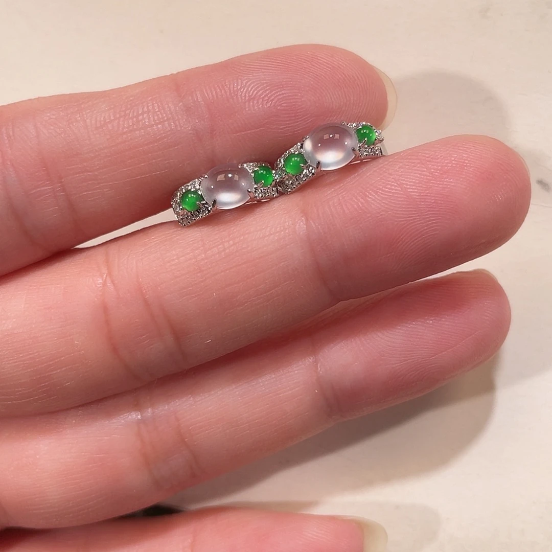 翡翠18K金镶嵌耳饰南非钻