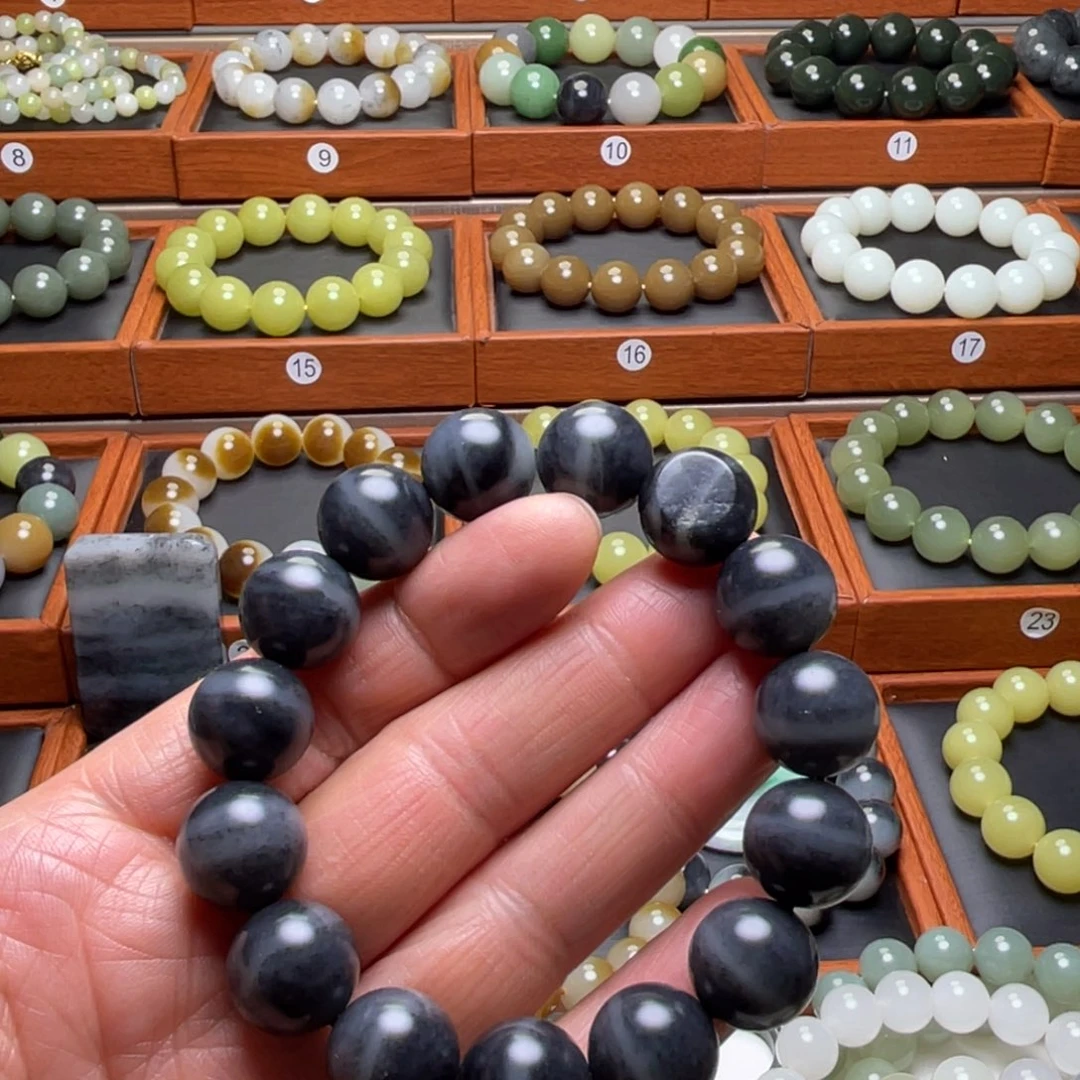 和田玉未镶嵌手串