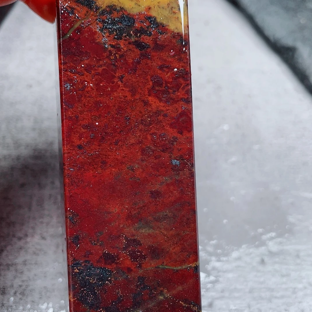 玉桂林鸡血玉印章镇尺3