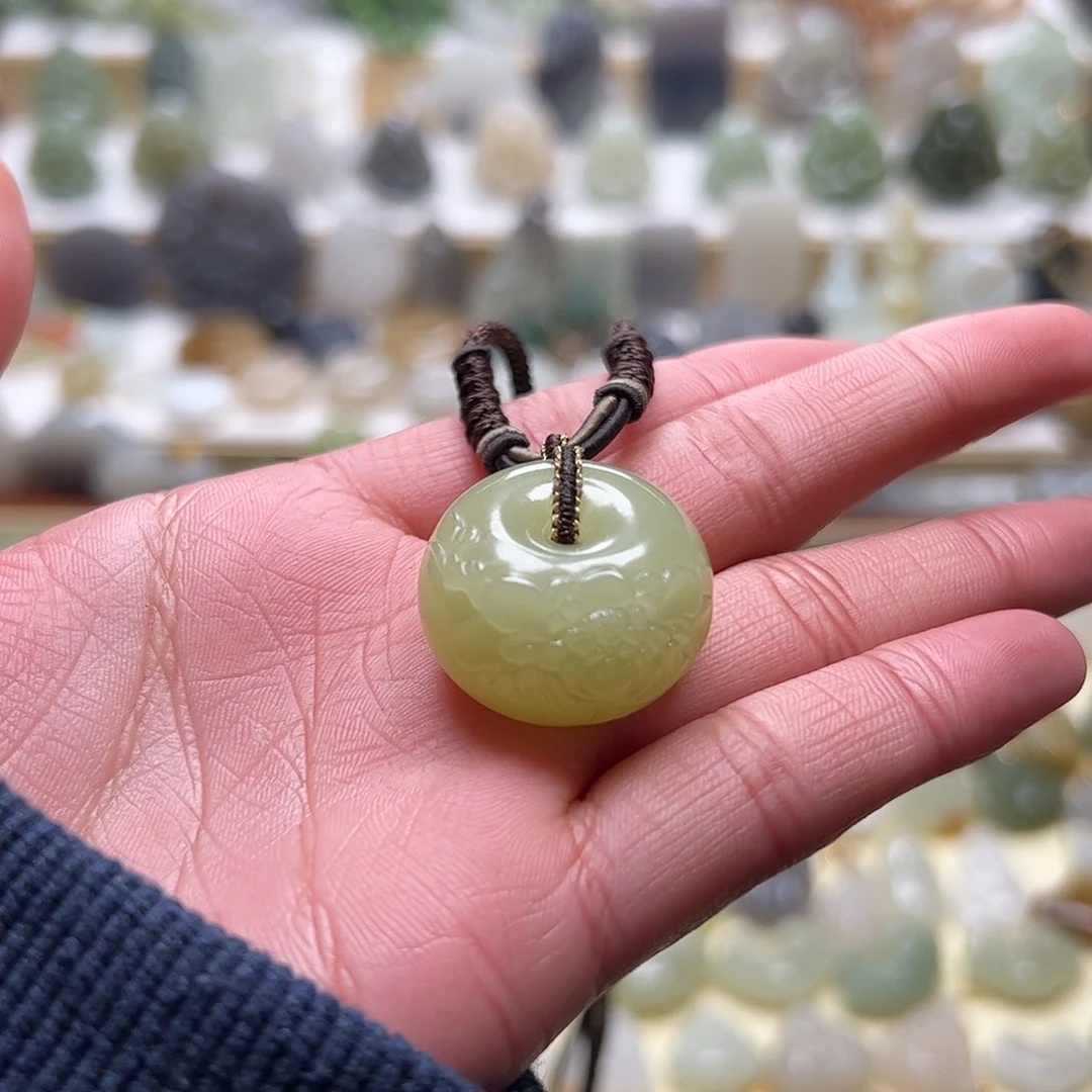 和田玉吊坠(赠链)未镶嵌