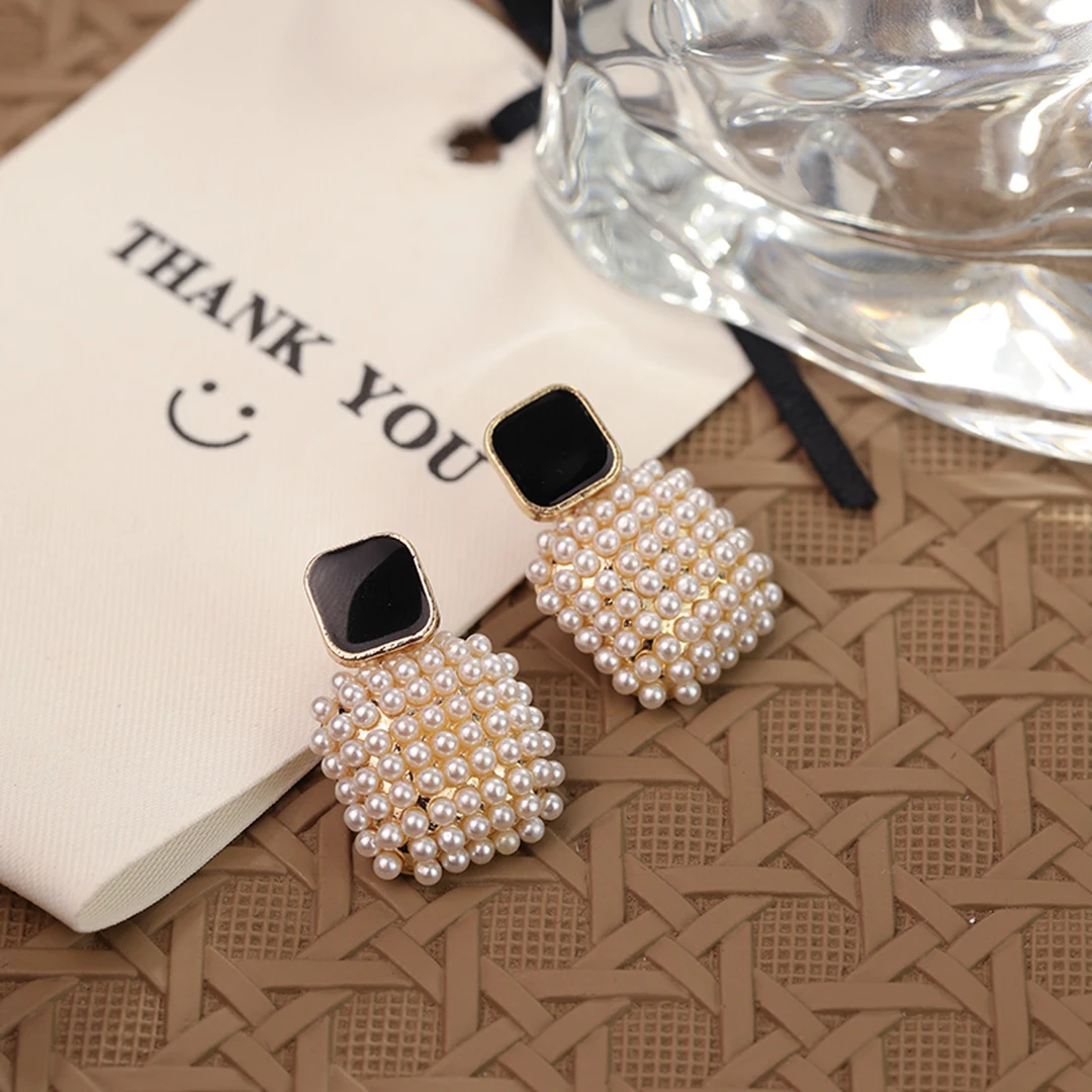 铜合金耳饰 赫本小香风耳环时尚轻奢气质百搭精致耳饰