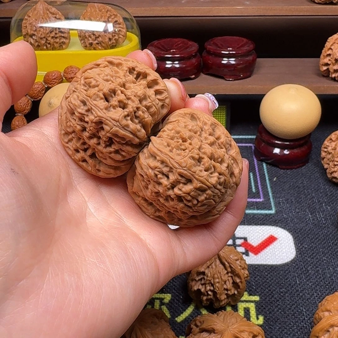 文玩核桃吊坠44球疆