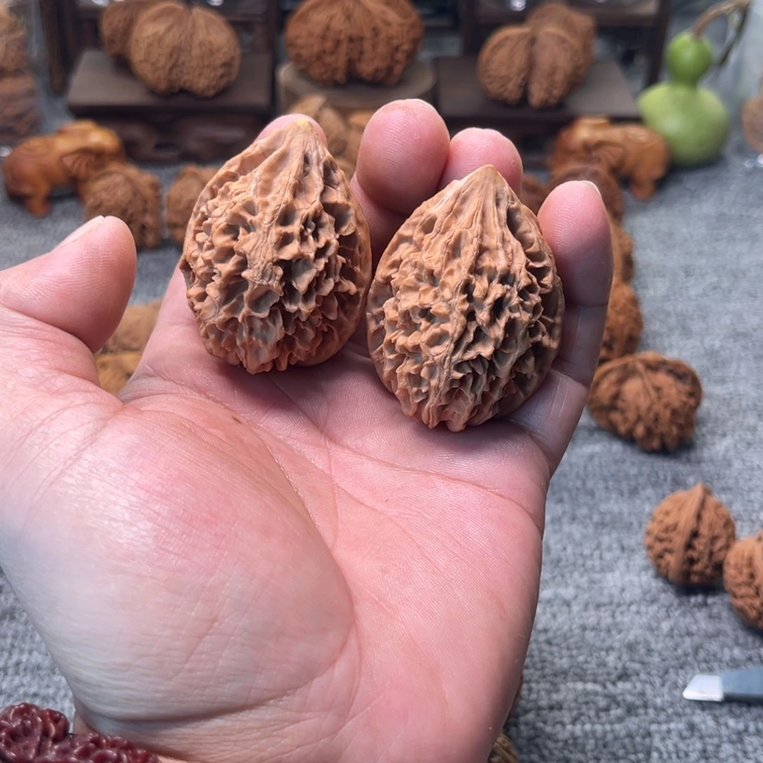 文玩核桃把件招财鼠虚尖