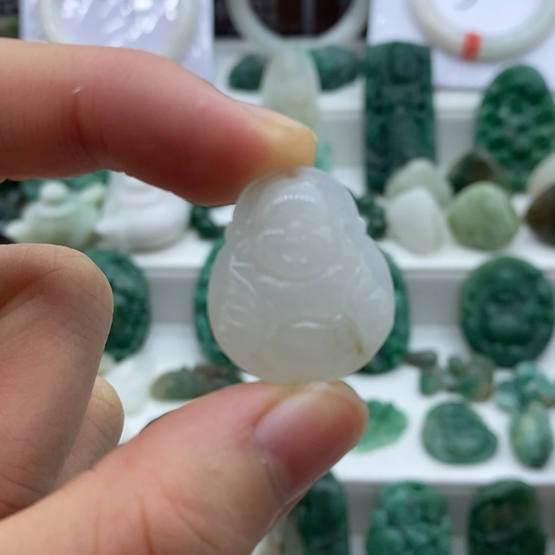 独山玉颈饰未镶嵌