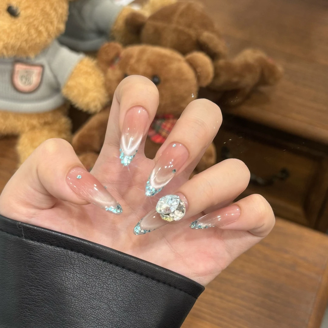 【微光絮语】小末汀显白指尖亮片微笑猫眼华子钻全华气质温柔穿戴甲