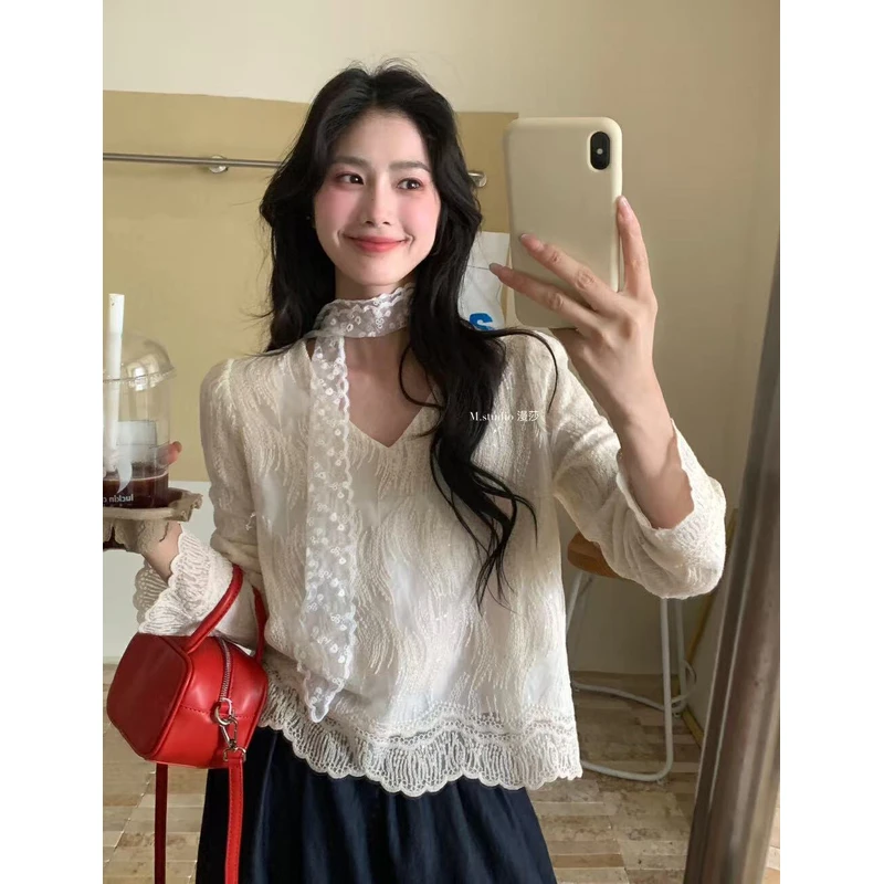 法式复古风蕾丝拼接长袖衬衫2025春夏新款设计感小众气质显瘦上衣