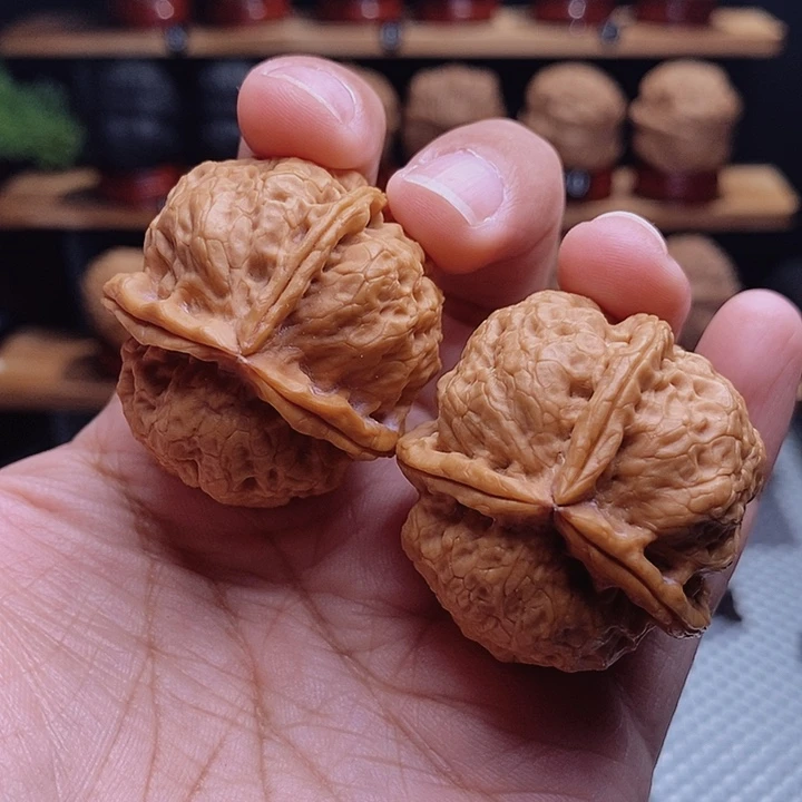 文玩核桃把件紫蛹三棱9