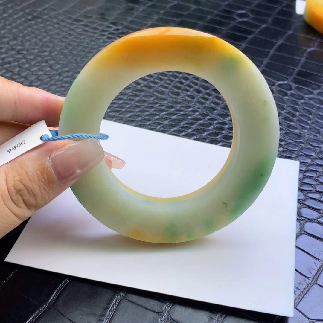 定制翡翠未镶嵌手镯