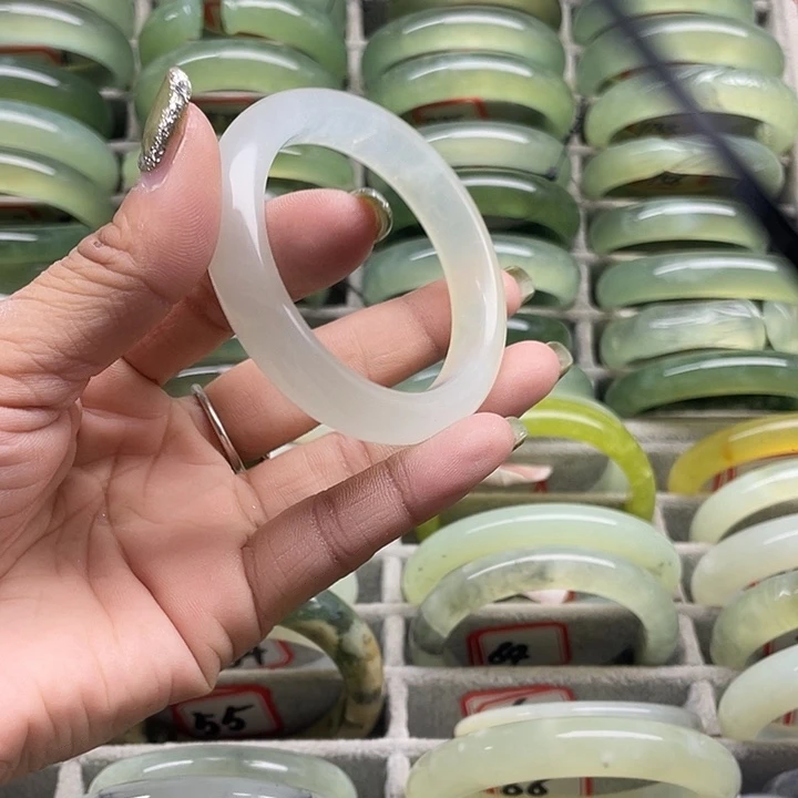 蛇纹石玉未镶嵌手镯46