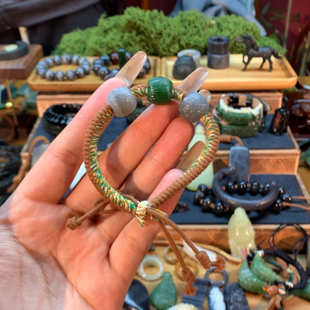 和田玉（糖玉）未镶嵌挂件