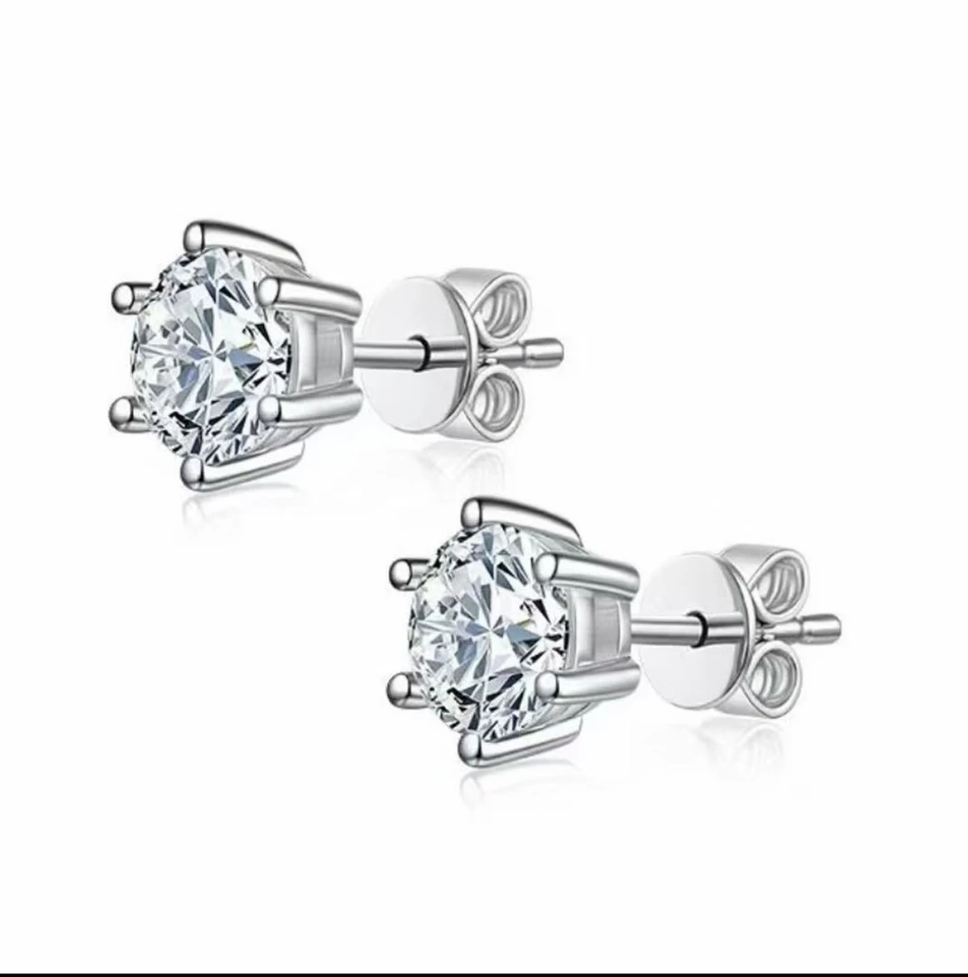 私人定制 周家六爪耳钉0.3ct
