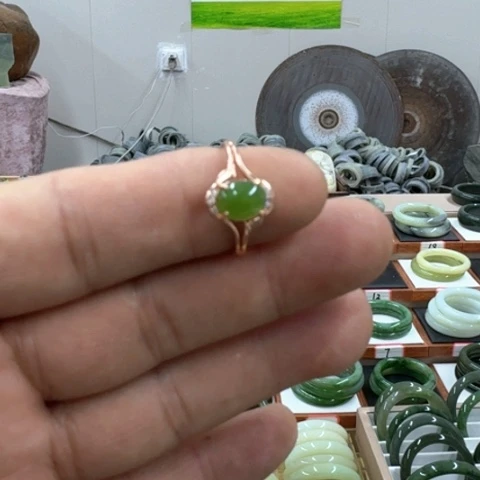 和田玉手镯未镶嵌清*