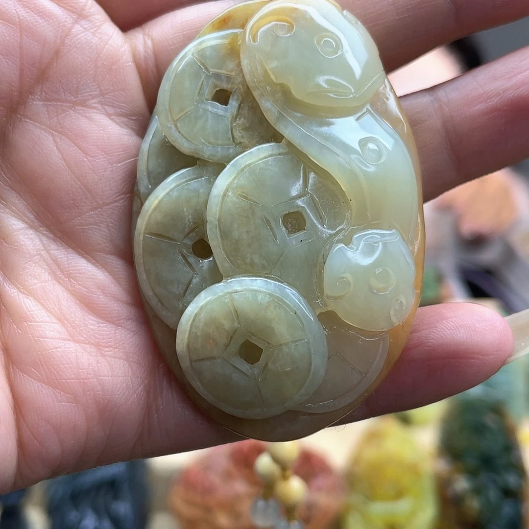 蛇纹石玉颈饰未镶嵌
