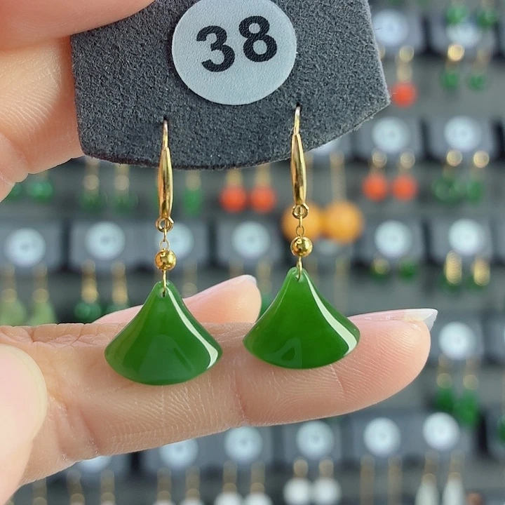 和田玉18K金镶嵌耳饰