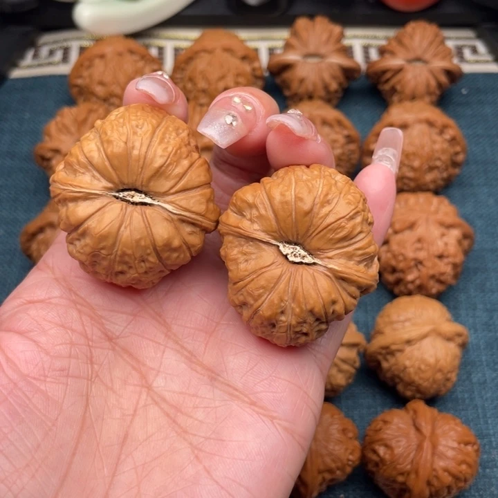 文玩核桃把件39荷叶底南瓜。