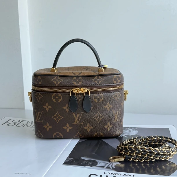 95新 LouisVuitton/路易威登 LV拼色化妆包单肩斜挎包
