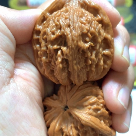 文玩核桃吊坠?**?红狮子