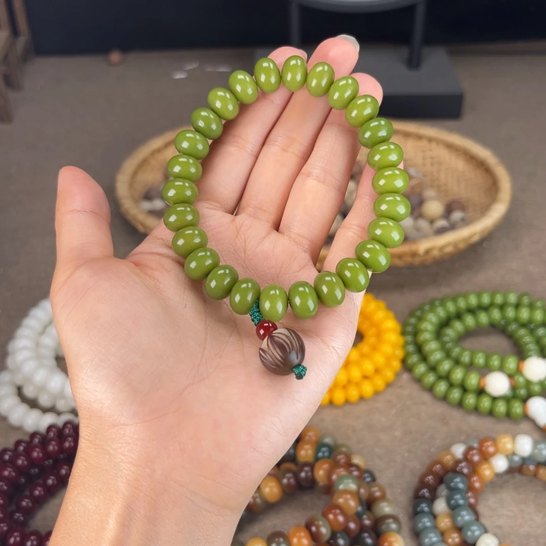 白玉菩提吊坠菩提