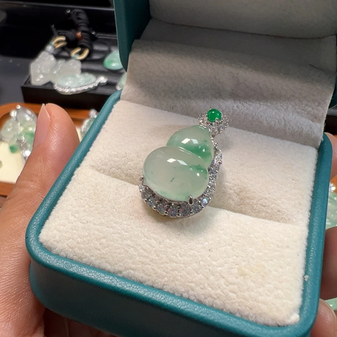石英质玉银S925镶嵌颈饰