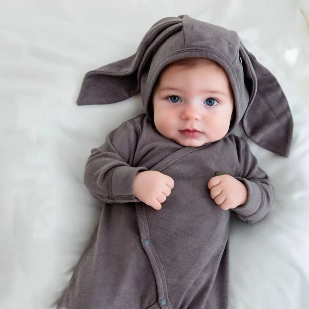 粉色针织镂空分体三件套