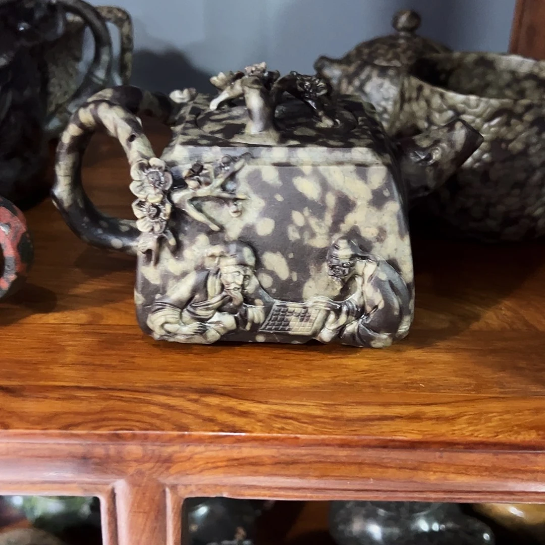 牧***萨福利茶空间天然原石藏玉