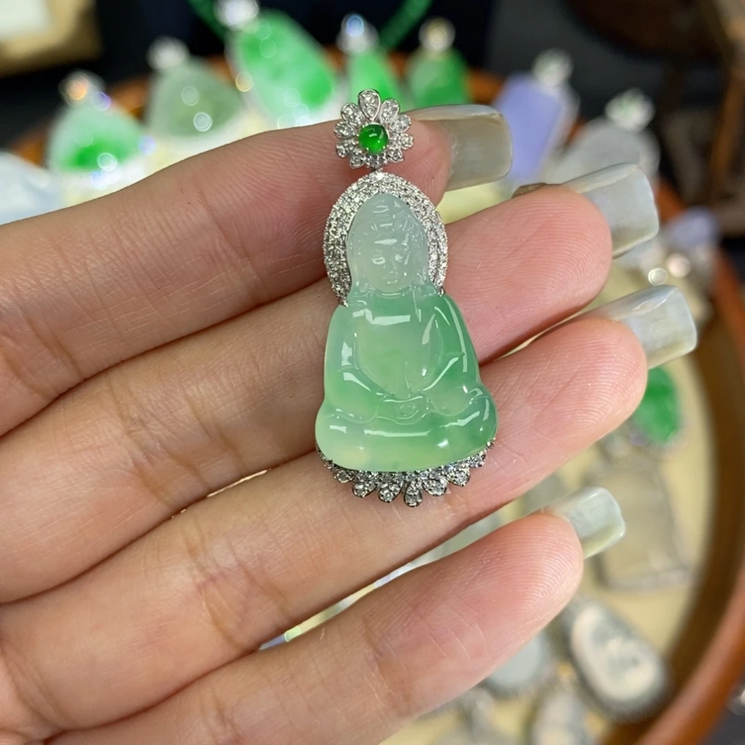 翡翠18K金镶嵌颈饰A货翡翠