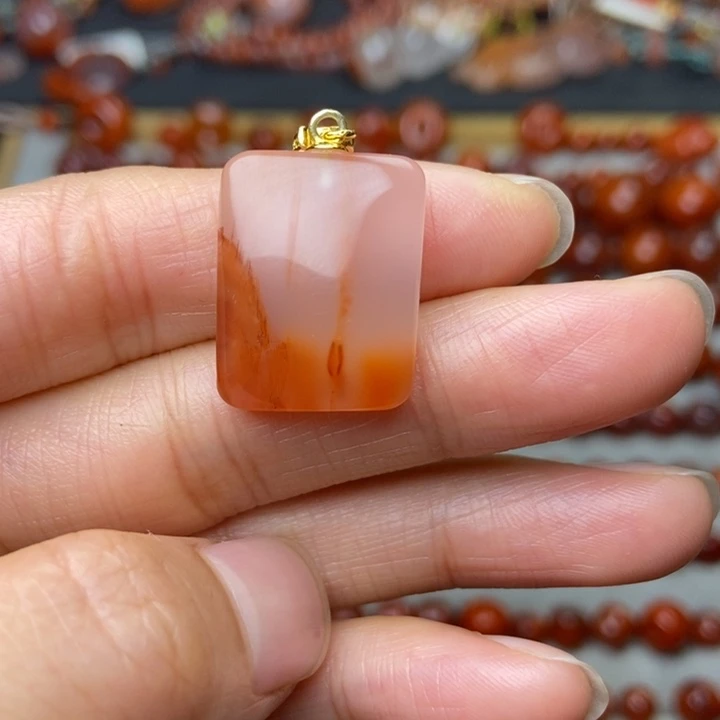 南红玛瑙配饰未镶嵌