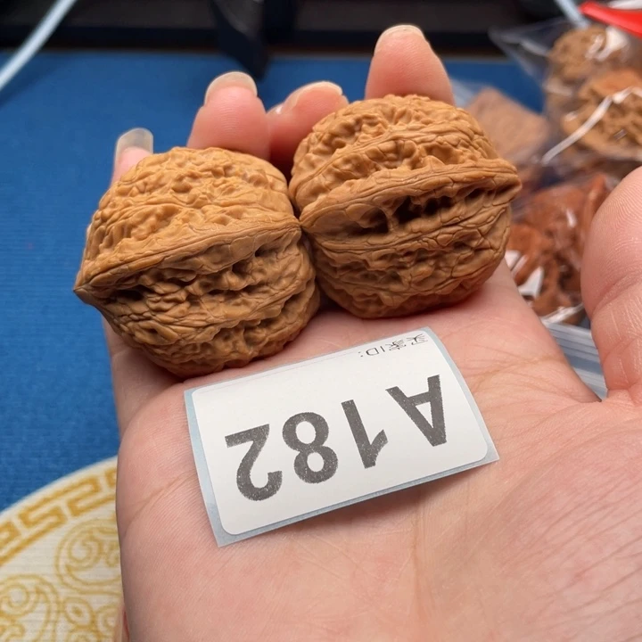 文玩核桃吊坠核桃