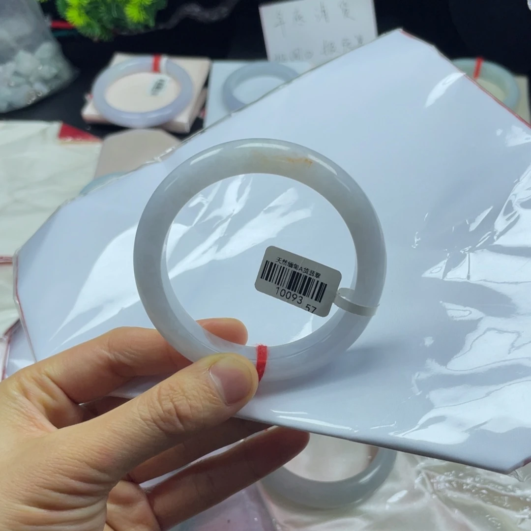 未镶嵌手镯翡翠天然翡翠手镯