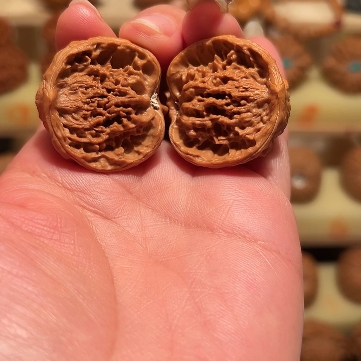 越***天桃核吊坠精品核桃