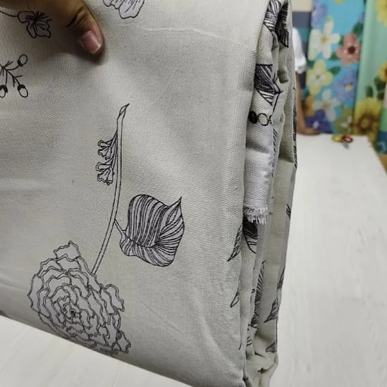 莫代尔纤维浅色花2.2米布料瑕疵品