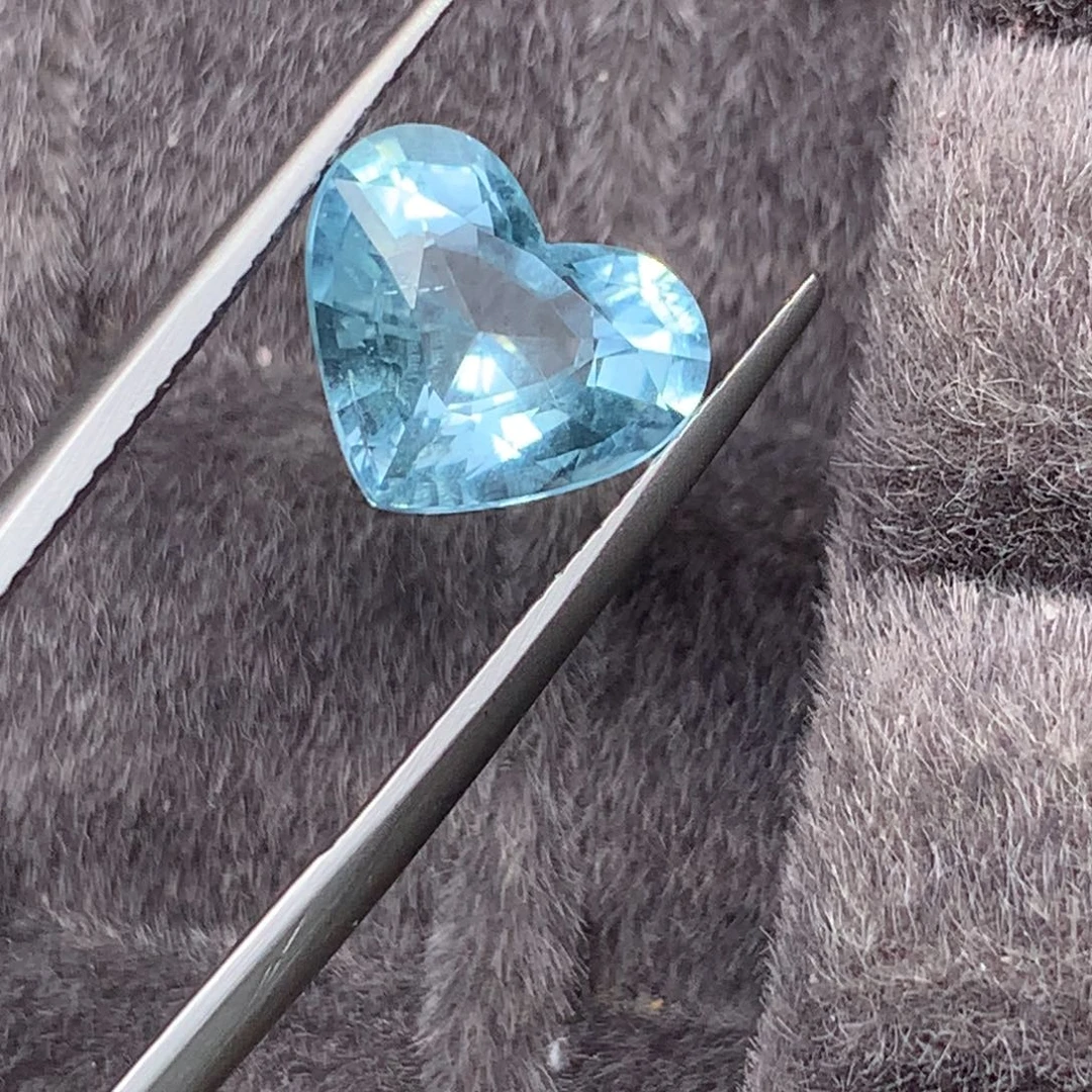 海蓝宝石裸石3.4 CT圣玛利亚