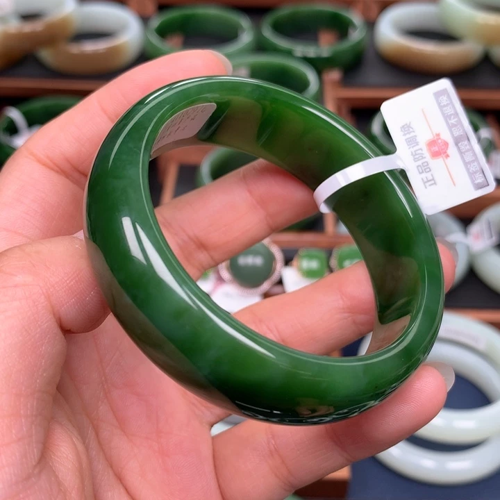 和田玉（碧玉）手镯未镶嵌54