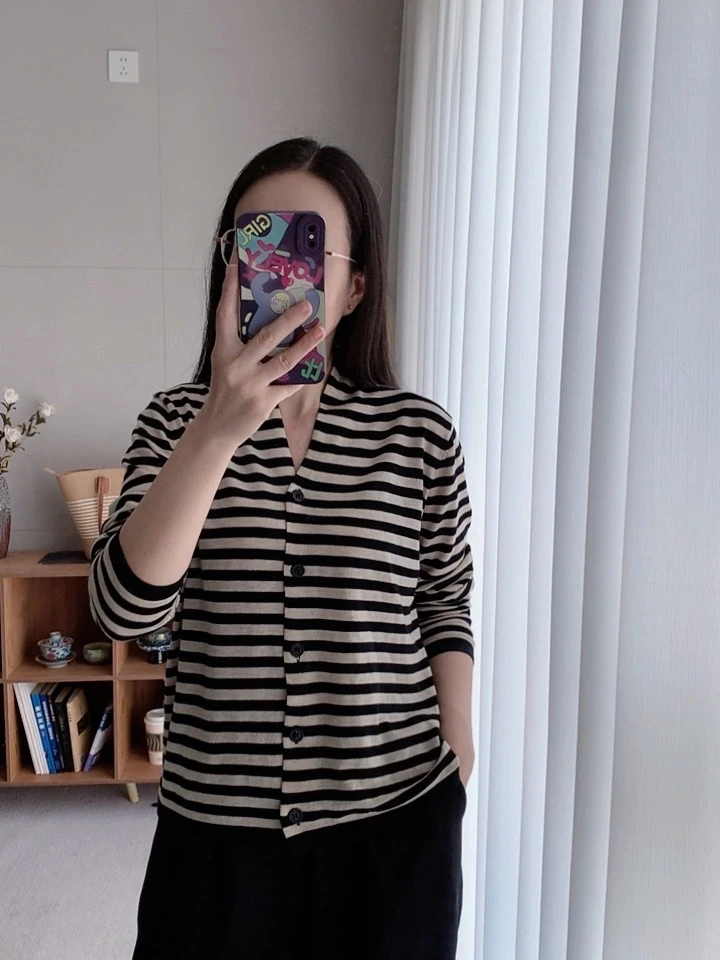 精纺羊毛V领女常规款毛针织衫毛衣春秋宽松薄款