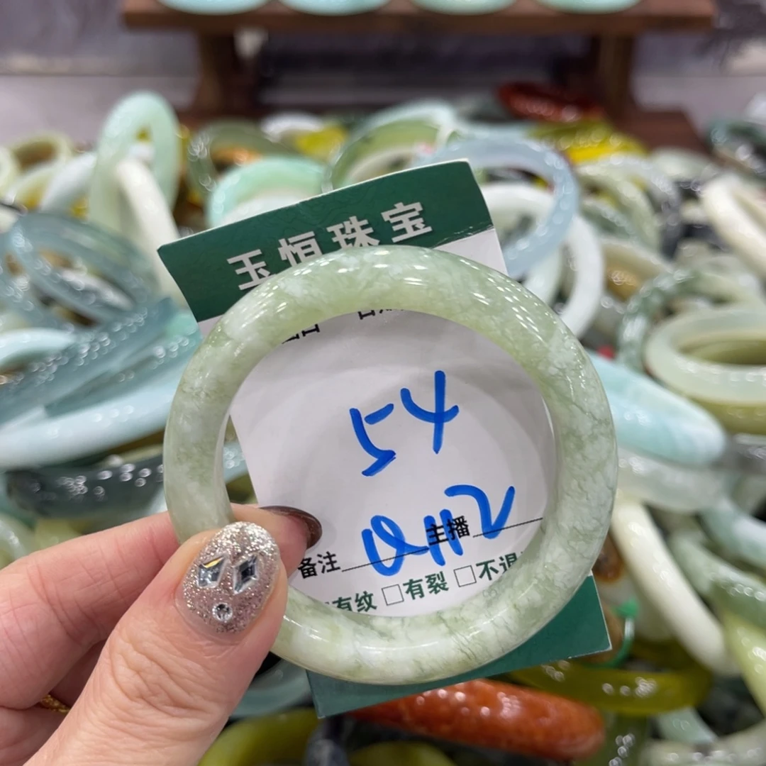 岫玉未镶嵌手镯手镯^_^