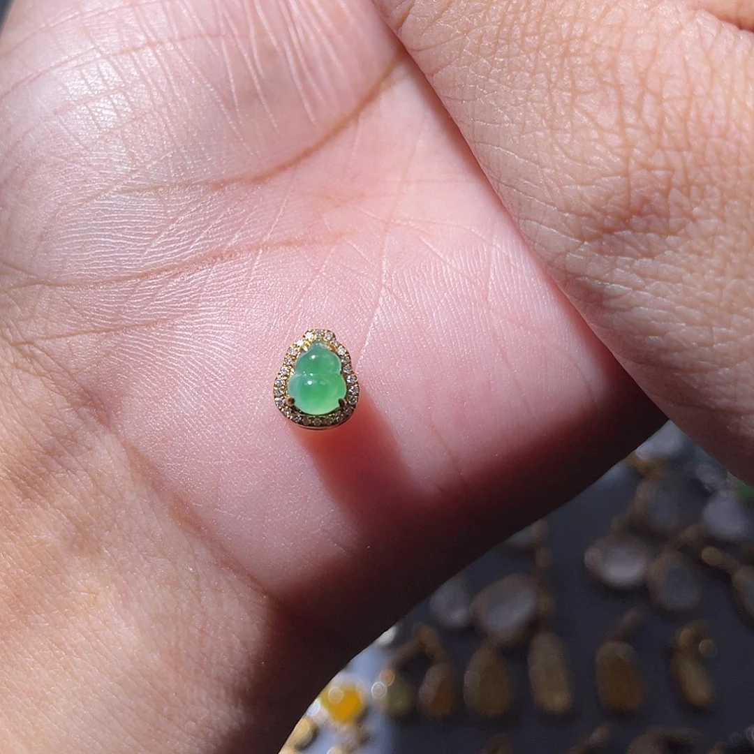 吊坠(不含链)18K金镶嵌翡翠