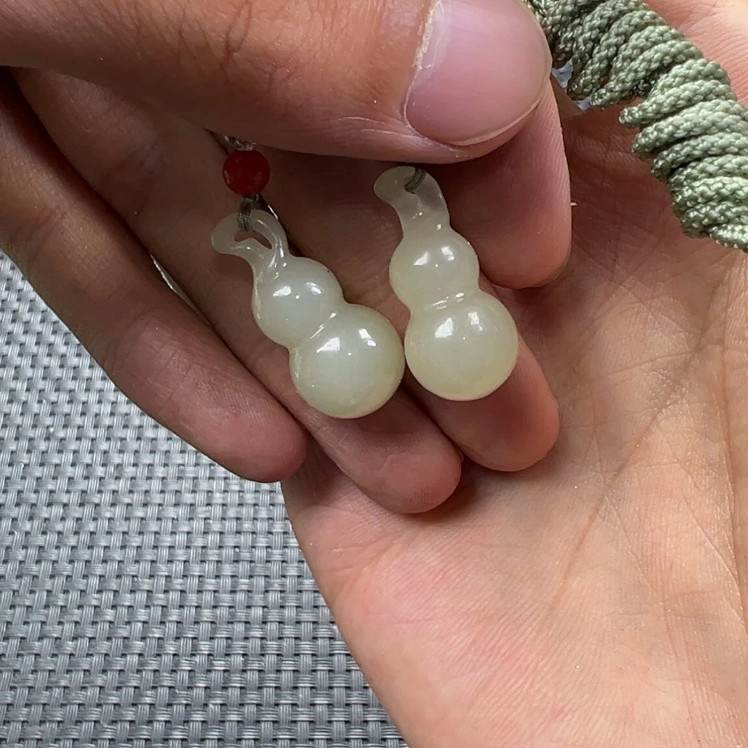 和田玉未镶嵌颈饰葫芦多样性拍一发一