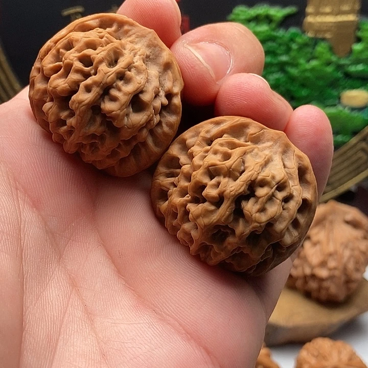 灵***体文玩核桃把件秦闷