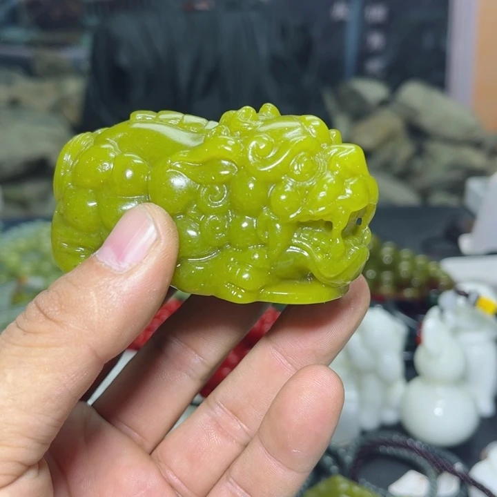 蛇纹石玉手把件未镶嵌