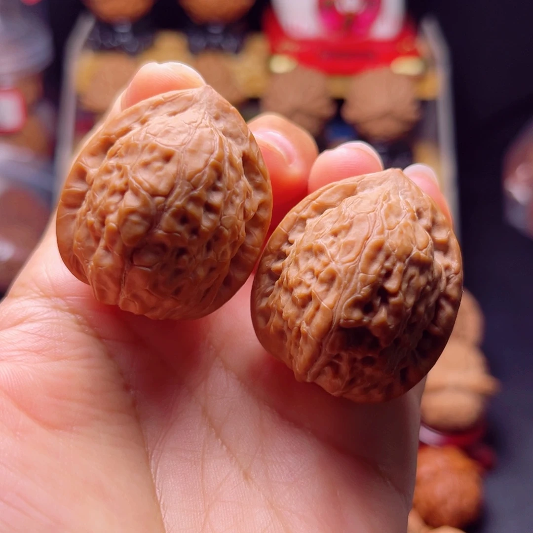 大叶紫檀（黑酸枝木类）平谷舍利货头